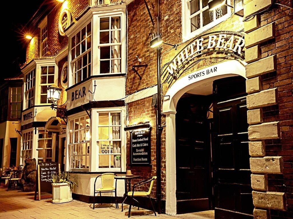 Отель The White Bear Shipston-on-Stour Экстерьер фото
