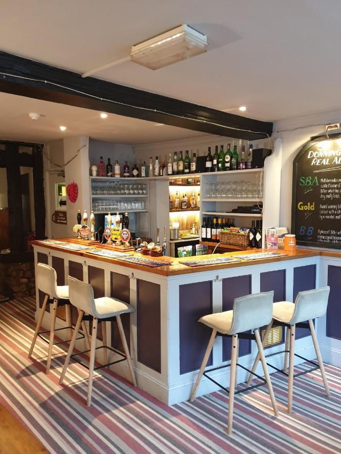 Отель The White Bear Shipston-on-Stour Экстерьер фото
