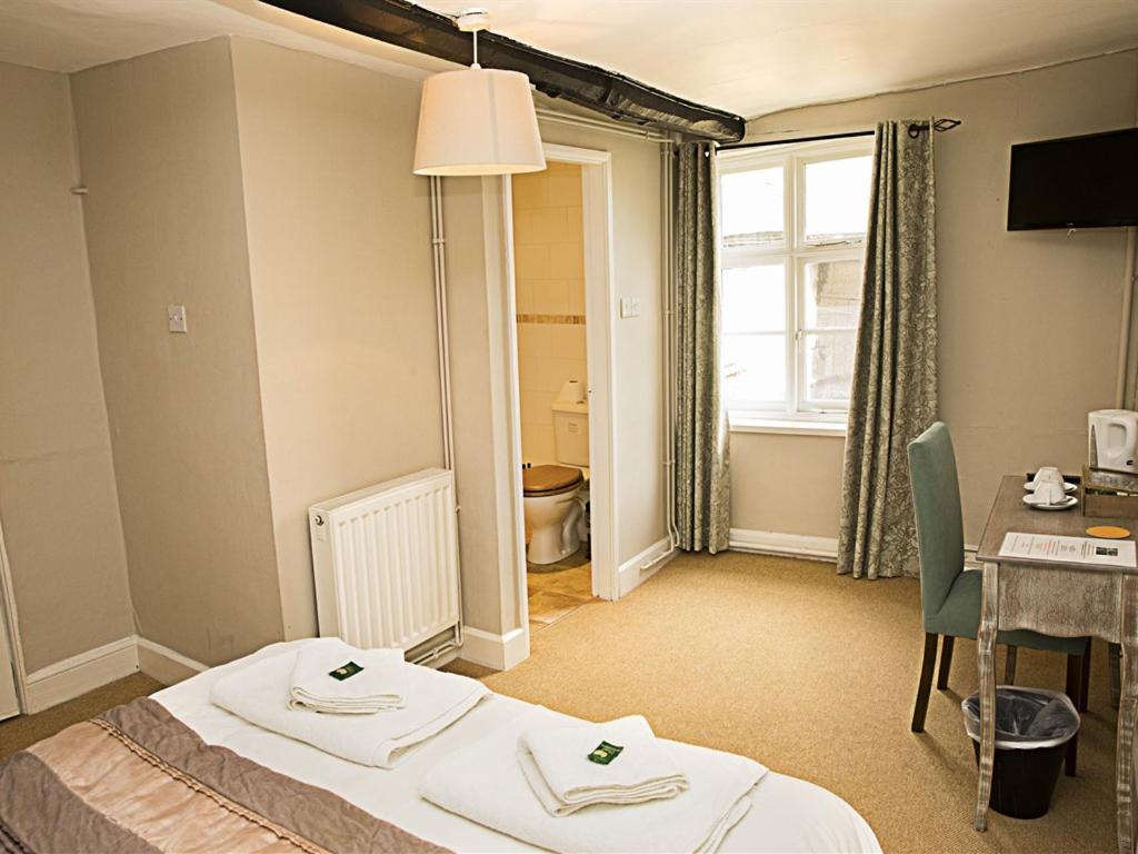 Отель The White Bear Shipston-on-Stour Экстерьер фото