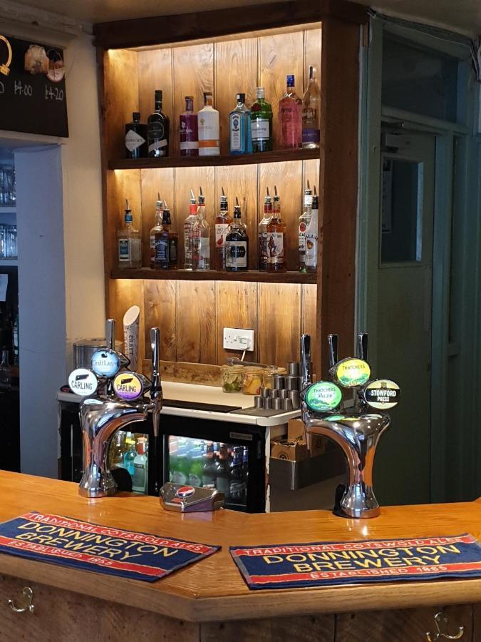 Отель The White Bear Shipston-on-Stour Экстерьер фото