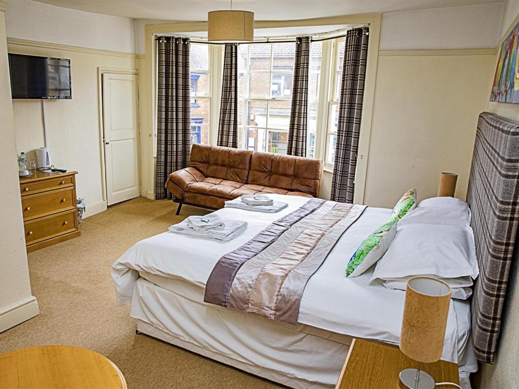 Отель The White Bear Shipston-on-Stour Экстерьер фото
