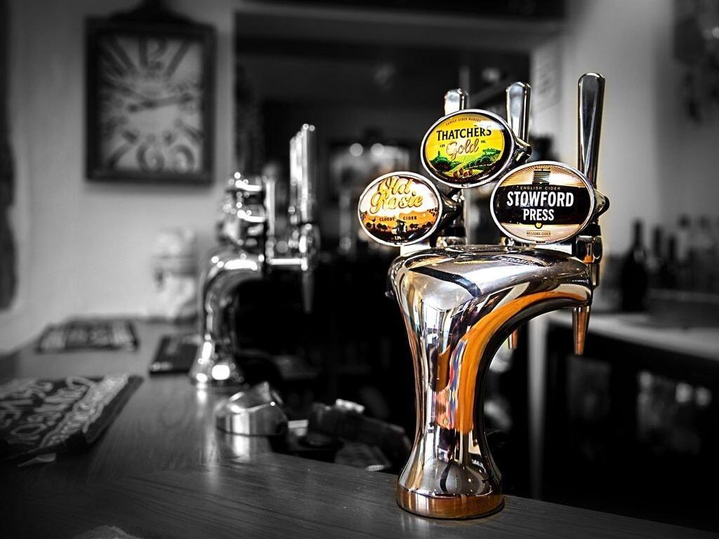 Отель The White Bear Shipston-on-Stour Экстерьер фото