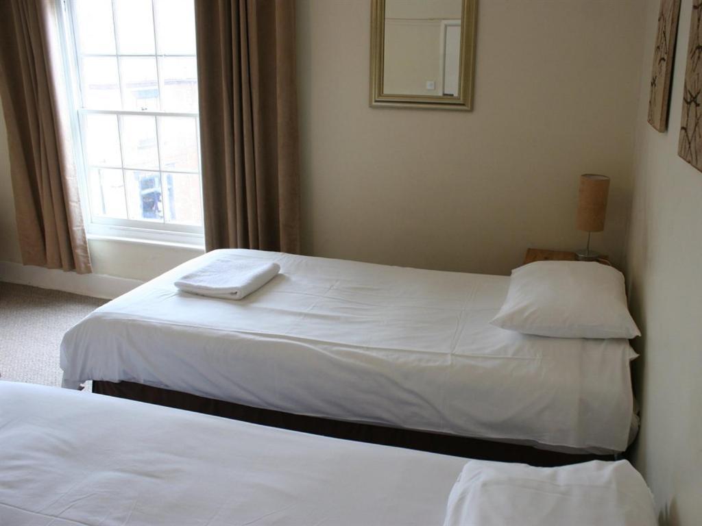 Отель The White Bear Shipston-on-Stour Номер фото