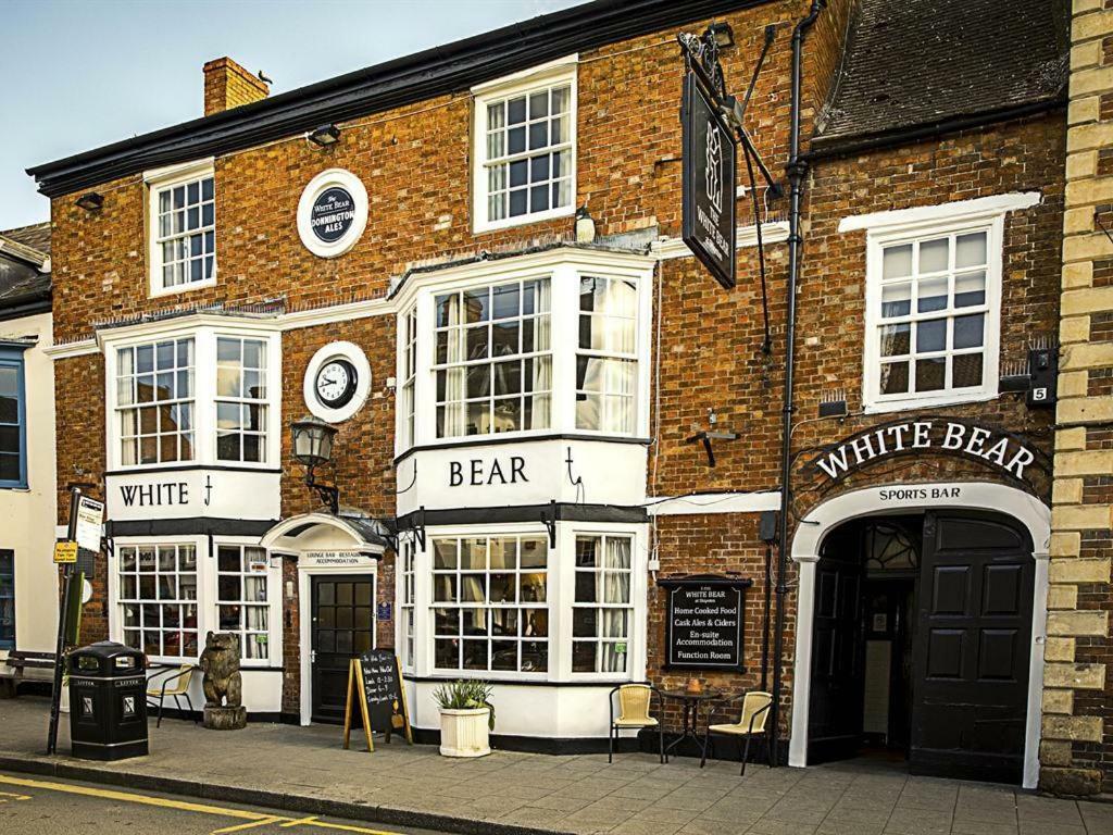 Отель The White Bear Shipston-on-Stour Экстерьер фото
